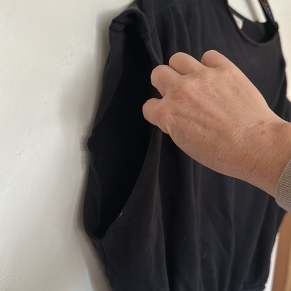 Black pilcro top - Picture 3 of 3